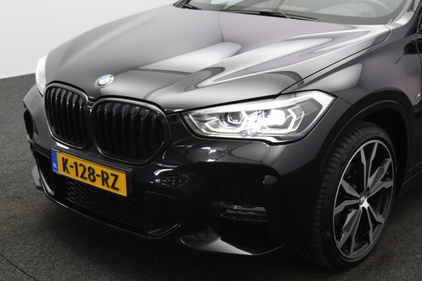 BMW X1 sDrive18i 140 PK Automaat M-Sport Executive Edition, Panoramadak, Camera, Cruise Control