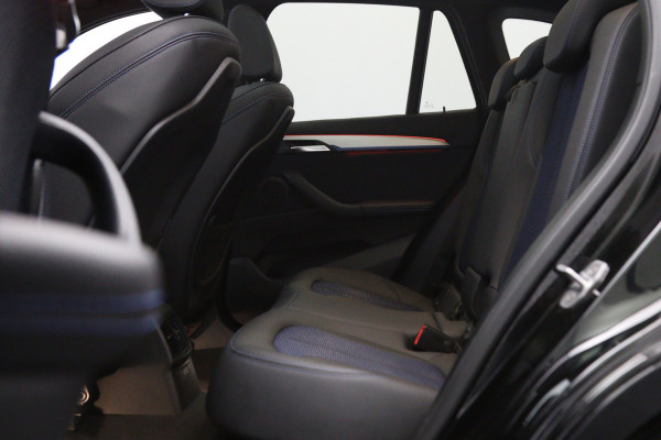 BMW X1 sDrive18i 140 PK Automaat M-Sport Executive Edition, Panoramadak, Camera, Cruise Control