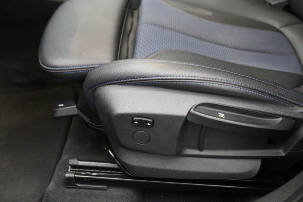 BMW X1 sDrive18i 140 PK Automaat M-Sport Executive Edition, Panoramadak, Camera, Cruise Control