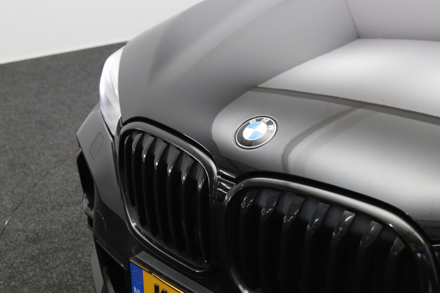 BMW X1 sDrive18i 140 PK Automaat M-Sport Executive Edition, Panoramadak, Camera, Cruise Control
