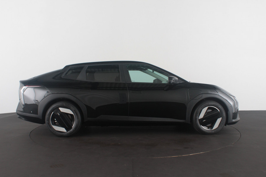 Kia EV4 Fastback Business Plus 81.4 kWh > 633 km WLTP/360 camara/Sfeerverlichting