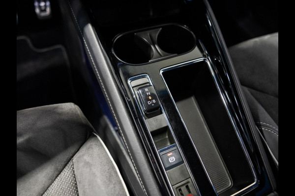 Škoda ENYAQ iV 60 Sportline SOH 92% / 180pk / NAP / Trekhaak / Achteruitrij camera /