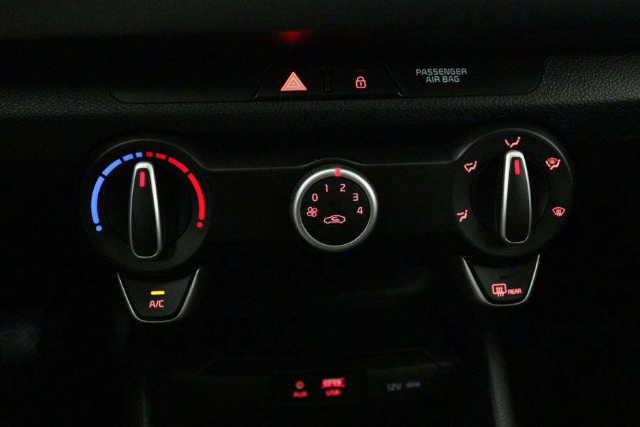 Kia Rio 1.0 TGDI DynamicLine (CARPLAY, CAMERA, PDC, NAVIGATIE, LM VELGEN)