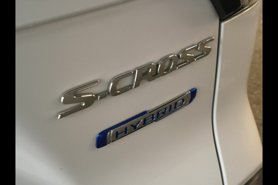 Suzuki S-Cross 1.4 Boosterjet Comfort Smart Hybrid uit 2025 Rijklaar “Sinds 1970 | 5.000+ reviews | Score 9,5 | Service zoals ’t hoort” Henk Jongen Auto's in Helmond,  al 50 jaar service zoals 't hoort!