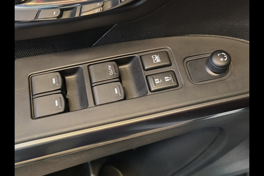 Suzuki S-Cross 1.4 Boosterjet Comfort Smart Hybrid uit 2025 Rijklaar “Sinds 1970 | 5.000+ reviews | Score 9,5 | Service zoals ’t hoort” Henk Jongen Auto's in Helmond,  al 50 jaar service zoals 't hoort!