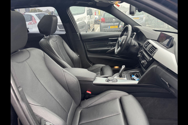 BMW 3 Serie Touring 318i M Sport Edition Panorama AUT Leder PDC