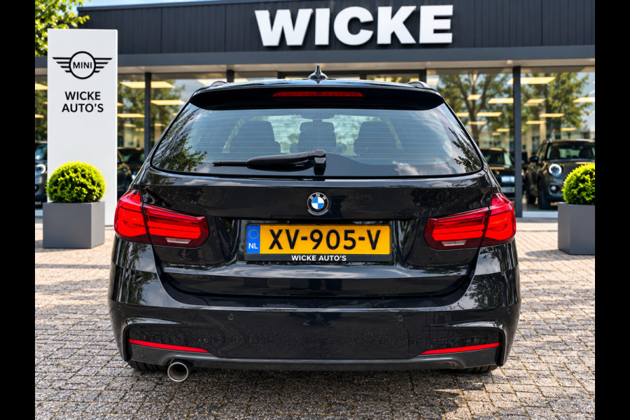 BMW 3 Serie Touring 318i M Sport Edition Panorama AUT Leder PDC