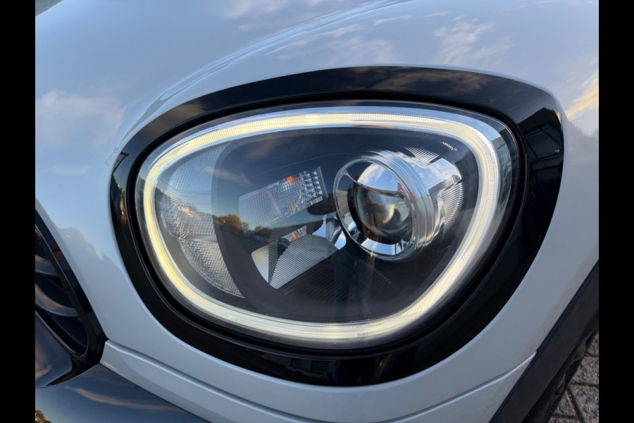 MINI Countryman 1.5 AUTOMAAT Cooper White Silver Edition, Panoramadak, unieke uitvoering met vele opties, harman cardon, NL auto