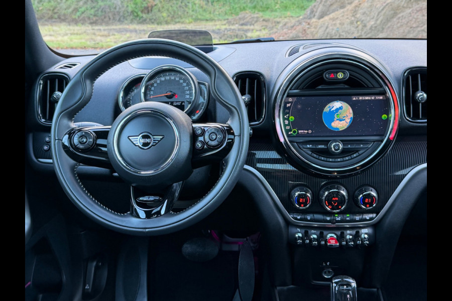 MINI Countryman 1.5 AUTOMAAT Cooper White Silver Edition, Panoramadak, unieke uitvoering met vele opties, harman cardon, NL auto