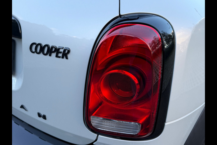 MINI Countryman 1.5 AUTOMAAT Cooper White Silver Edition, Panoramadak, unieke uitvoering met vele opties, harman cardon, NL auto