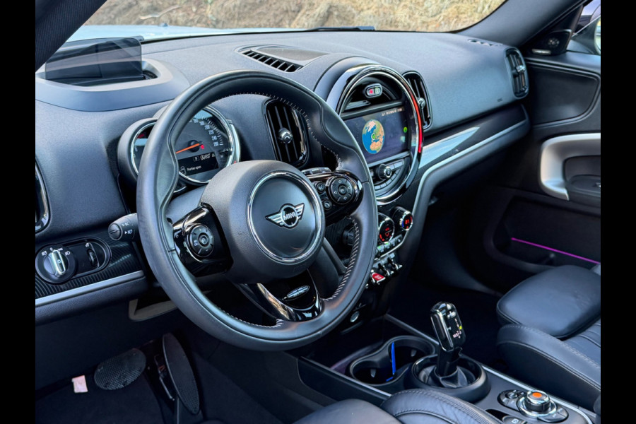 MINI Countryman 1.5 AUTOMAAT Cooper White Silver Edition, Panoramadak, unieke uitvoering met vele opties, harman cardon, NL auto