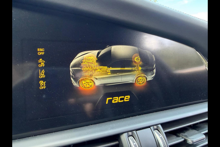 Alfa Romeo Giulia 2.9 V6 Quadrifoglio | 510PK | Carbon | Harman Kardon | Adaptive Cruise Control |Elektrisch Sportstoelen | Etc...