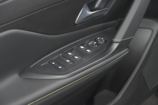 Peugeot 408 1.2 Hybrid 136 e-DCS6 GT | 360 Camera | Adaptieve Cruise Control | Elektronische Kofferklep | Apple Carplay