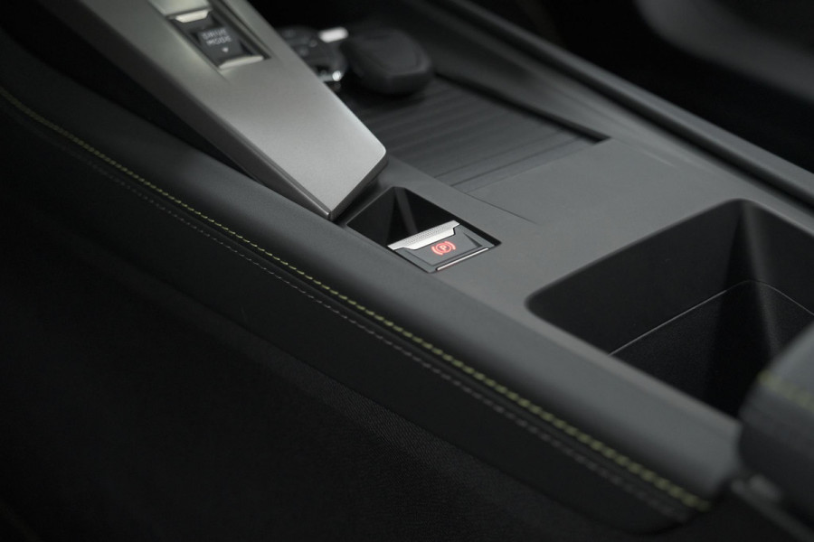 Peugeot 408 1.2 Hybrid 136 e-DCS6 GT | 360 Camera | Adaptieve Cruise Control | Elektronische Kofferklep | Apple Carplay
