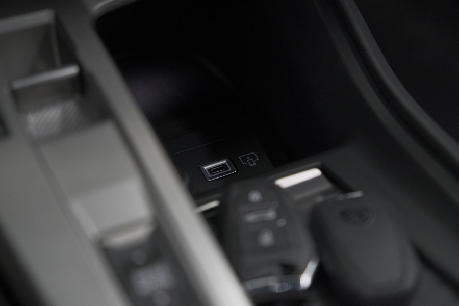 Peugeot 408 1.2 Hybrid 136 e-DCS6 GT | 360 Camera | Adaptieve Cruise Control | Elektronische Kofferklep | Apple Carplay