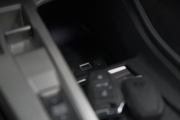 Peugeot 408 1.2 Hybrid 136 e-DCS6 GT | 360 Camera | Adaptieve Cruise Control | Elektronische Kofferklep | Apple Carplay