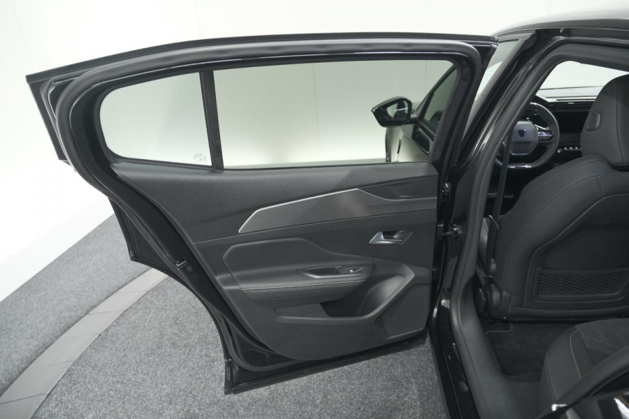 Peugeot 408 1.2 Hybrid 136 e-DCS6 GT | 360 Camera | Adaptieve Cruise Control | Elektronische Kofferklep | Apple Carplay