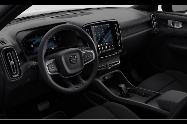 Volvo EX40 Single Motor Extended Range Plus Black Ed. 82 kWh Harman Kardon audio/ Adaptive cruise control/ Pilot assist/ Google Services/ Elektrisch verstelbare stoelen met geheugen/ Stuurverwarming/ Stoelverwarming voor en achter/ 20" Lichtmetalen velgen