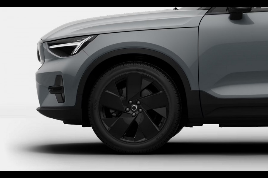 Volvo EX40 Single Motor Extended Range Plus Black Ed. 82 kWh Harman Kardon audio/ Adaptive cruise control/ Pilot assist/ Google Services/ Elektrisch verstelbare stoelen met geheugen/ Stuurverwarming/ Stoelverwarming voor en achter/ 20" Lichtmetalen velgen