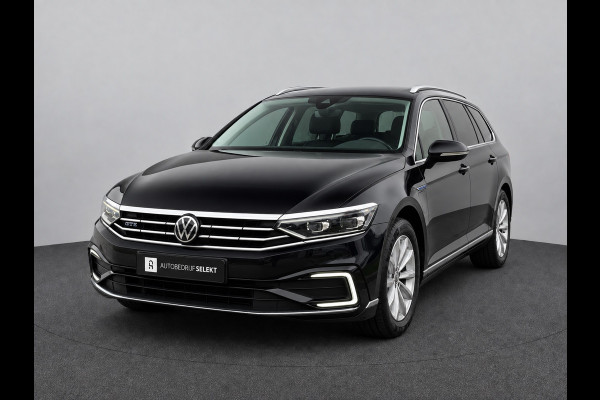 Volkswagen Passat Variant 1.4 TSI PHEV GTE | Trekhaak | IQ Light | Massage | Travel Assist | Dodehoek | Dealer onderhouden