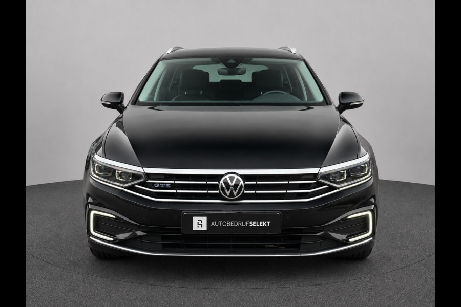 Volkswagen Passat Variant 1.4 TSI PHEV GTE | Trekhaak | IQ Light | Massage | Travel Assist | Dodehoek | Dealer onderhouden