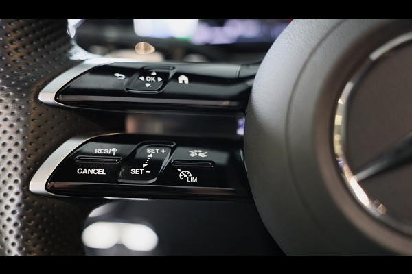 Mercedes-Benz CLE Coupé 300 e AMG Line / Massage / Head Up / 360 Camera / Acc / BURMESTER / Elek Stoelen / Memory / Open Pano / 19