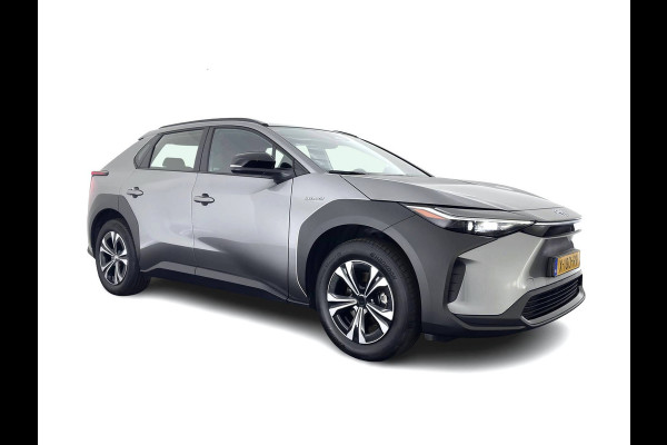 Toyota Bz4x Business 71 kWh (3-Fase-11kW) {SoH-88%} (INCL-BTW) *HEATPUMP | FULL-LED | DIGI-COCKPIT | ADAPTIVE-CRUISE | CAMERA | NAVI-FULLMAP | KEYLESS | ECC | TOWBAR | CARPLAY | DAB | 18''ALU*