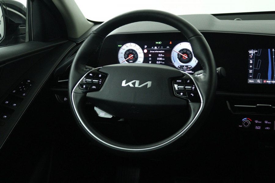Kia Niro EV DynamicPlusLine 64.8 kWh (PANORAMADAK, TREKHAAK, CAMERA, STOEL/STUUR VERWARMING)