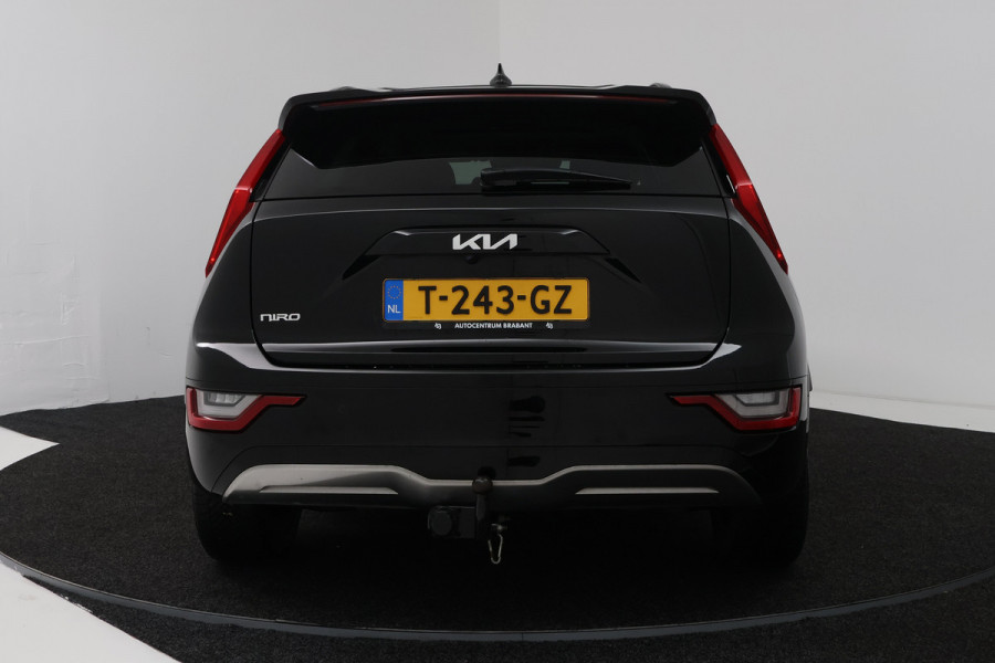 Kia Niro EV DynamicPlusLine 64.8 kWh (PANORAMADAK, TREKHAAK, CAMERA, STOEL/STUUR VERWARMING)