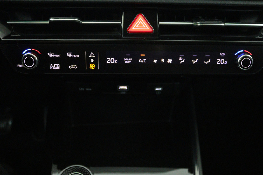 Kia Niro EV DynamicPlusLine 64.8 kWh (PANORAMADAK, TREKHAAK, CAMERA, STOEL/STUUR VERWARMING)