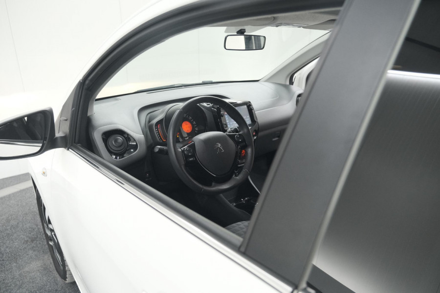 Peugeot 108 1.0 e-VTi Allure TOP! | Elektrisch Vouwdak | Camera | Navigatie | Climate Control