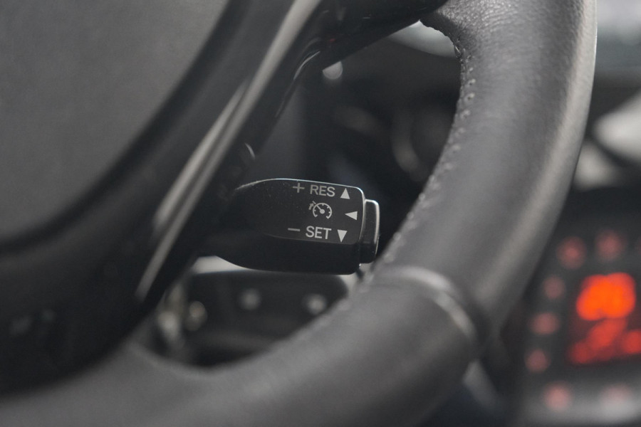 Peugeot 108 1.0 e-VTi Allure TOP! | Elektrisch Vouwdak | Camera | Navigatie | Climate Control