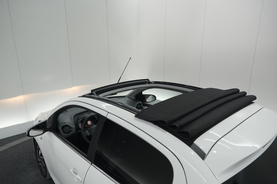 Peugeot 108 1.0 e-VTi Allure TOP! | Elektrisch Vouwdak | Camera | Navigatie | Climate Control