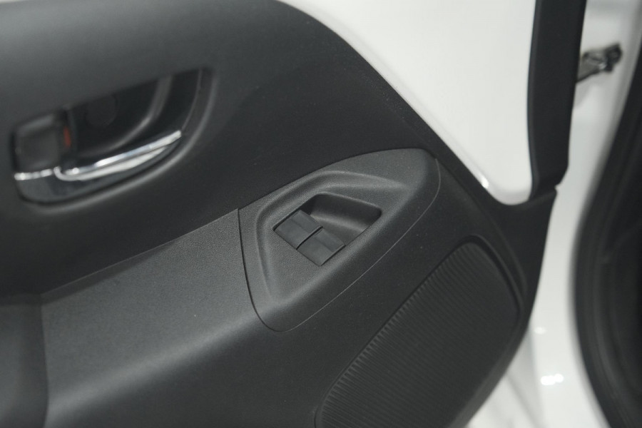 Peugeot 108 1.0 e-VTi Allure TOP! | Elektrisch Vouwdak | Camera | Navigatie | Climate Control