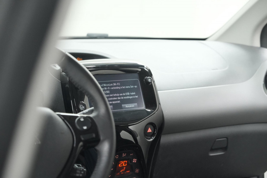 Peugeot 108 1.0 e-VTi Allure TOP! | Elektrisch Vouwdak | Camera | Navigatie | Climate Control