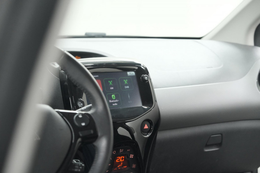 Peugeot 108 1.0 e-VTi Allure TOP! | Elektrisch Vouwdak | Camera | Navigatie | Climate Control