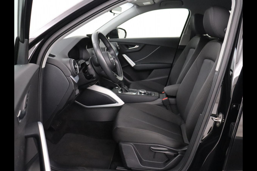 Audi Q2 35 TFSI S Edition | Cruise control | Stoelverwarming | Camera | Park assist | Navigatie | Bluetooth | Climate control | Virtueel dashboard | 17" velgen