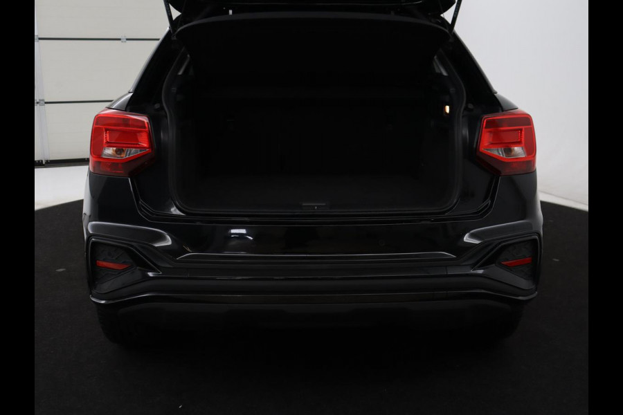 Audi Q2 35 TFSI S Edition | Cruise control | Stoelverwarming | Camera | Park assist | Navigatie | Bluetooth | Climate control | Virtueel dashboard | 17" velgen
