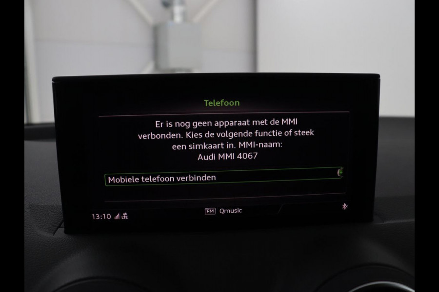 Audi Q2 35 TFSI S Edition | Cruise control | Stoelverwarming | Camera | Park assist | Navigatie | Bluetooth | Climate control | Virtueel dashboard | 17" velgen