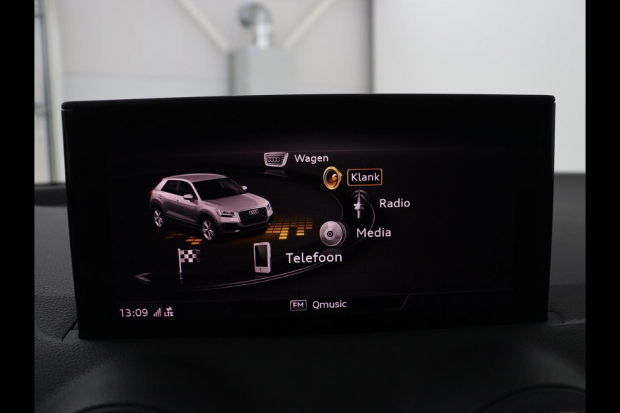 Audi Q2 35 TFSI S Edition | Cruise control | Stoelverwarming | Camera | Park assist | Navigatie | Bluetooth | Climate control | Virtueel dashboard | 17" velgen