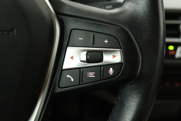 BMW 2 Serie Gran Coupé 220i Business Edition (CRUISE CONTROL, NAVIGATIE, SFEERVERLICHTING)