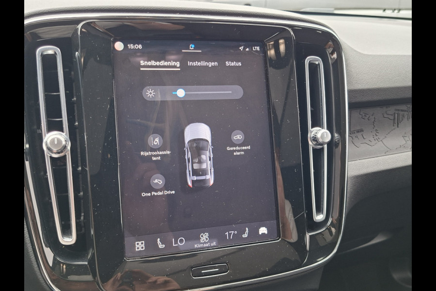 Volvo XC40 SOH 90% Core 69 kWh Carplay Pano Elek.Trekhaak Camera Orig.NL Voll.Onderhouden!