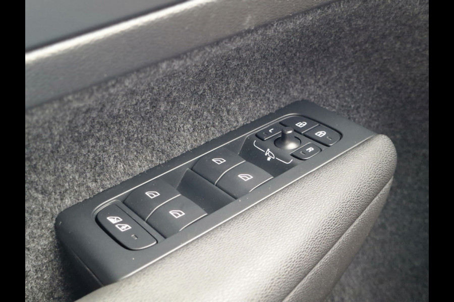 Volvo XC40 SOH 90% Core 69 kWh Carplay Pano Elek.Trekhaak Camera Orig.NL Voll.Onderhouden!