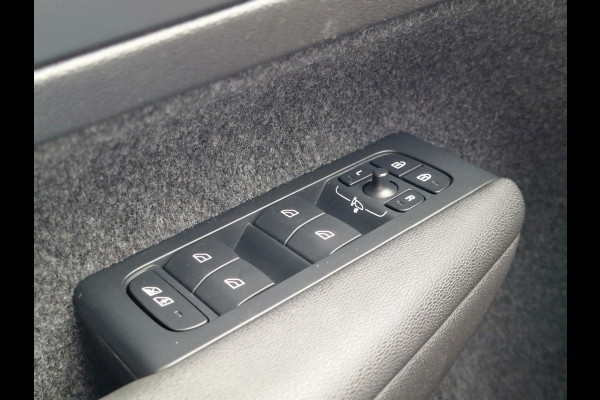 Volvo XC40 SOH 90% Core 69 kWh Carplay Pano Elek.Trekhaak Camera Orig.NL Voll.Onderhouden!