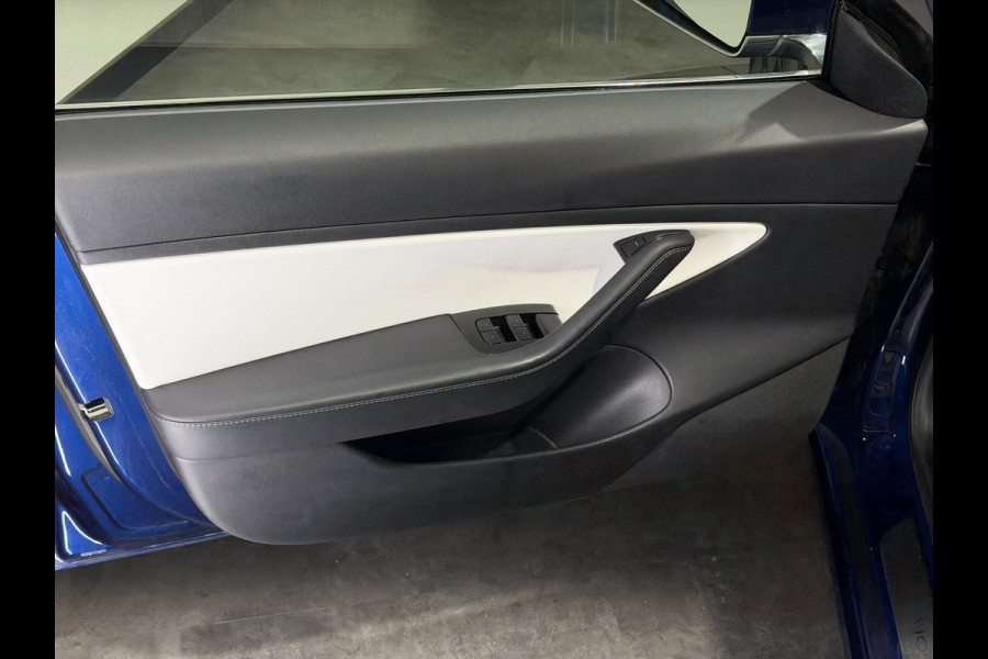 Tesla Model 3 Standard RWD Plus 60 kWh | Premium wit interieur | Trekhaak | ACC | Keurige auto