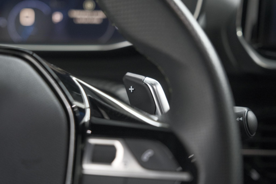 Peugeot 208 1.2 Hybrid 145 e-DCS6 GT | Alcantara Pakket | Camera | Apple Carplay | Stoelverwarming