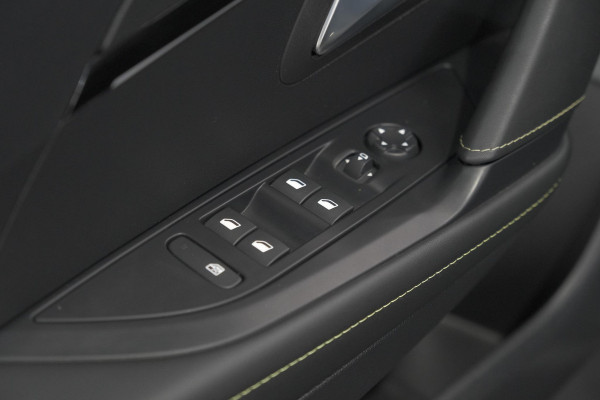 Peugeot 208 1.2 Hybrid 145 e-DCS6 GT | Alcantara Pakket | Camera | Apple Carplay | Stoelverwarming