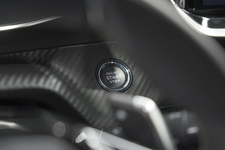 Peugeot 208 1.2 Hybrid 145 e-DCS6 GT | Alcantara Pakket | Camera | Apple Carplay | Stoelverwarming