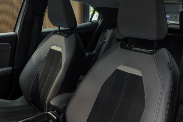 Opel Mokka 1.2 T Leder Navi Camera PDC Climate Stoelverwarm. Carplay Cruise BTW auto!