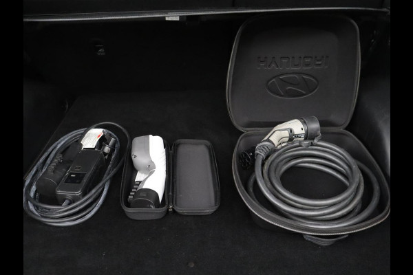 Hyundai IONIQ 5 Connect 73kWh | SOH 92,2% | Stuur/stoel verwarming | Adaptive cruise | Trekhaak | BOSE sound | Camera | Park assist | Carplay | Climate control | Full LED